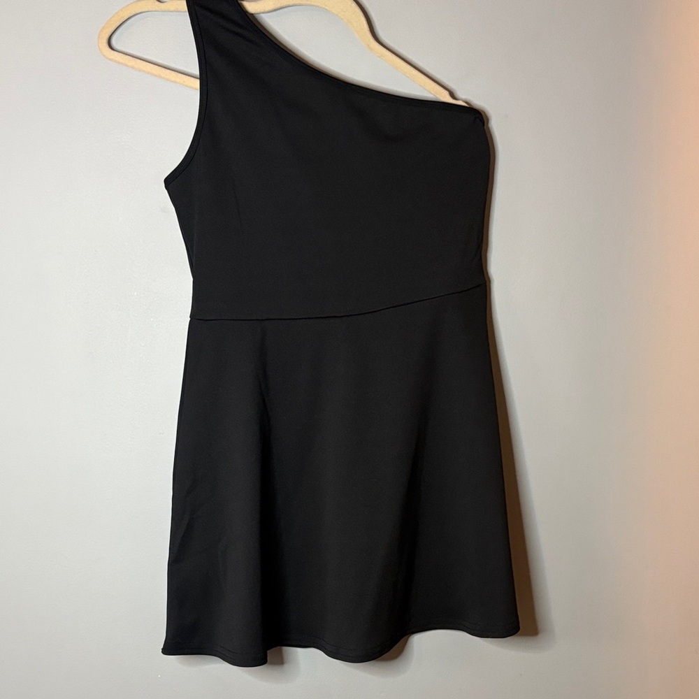 Workout Black One-Shoulder Dress